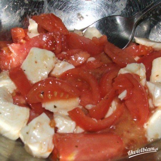 Mozarella z pomidorkiem