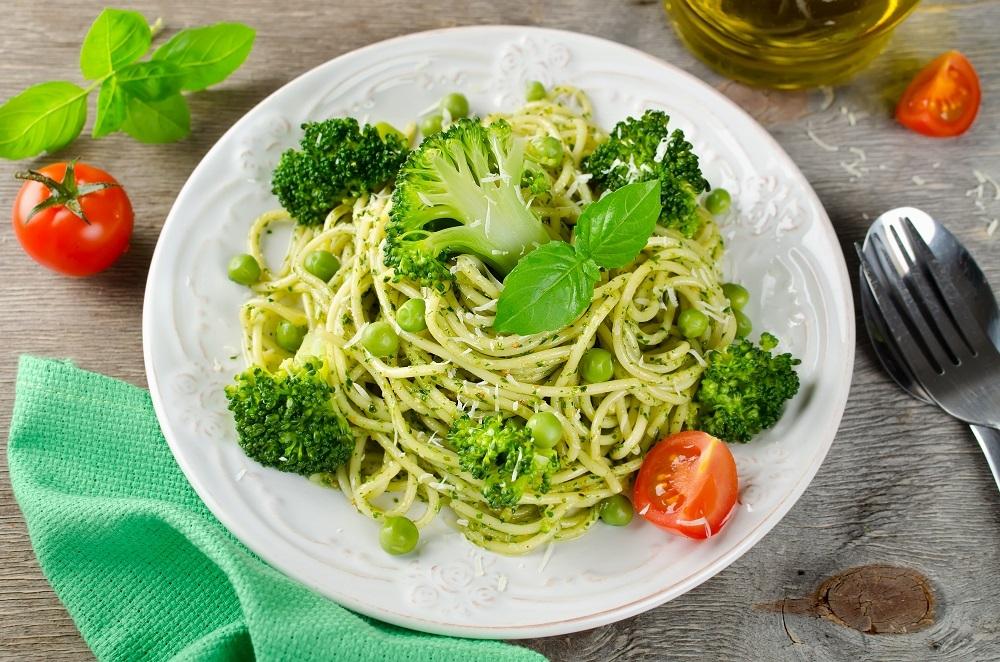 Spaghetti ze szpinakiem i brokułami