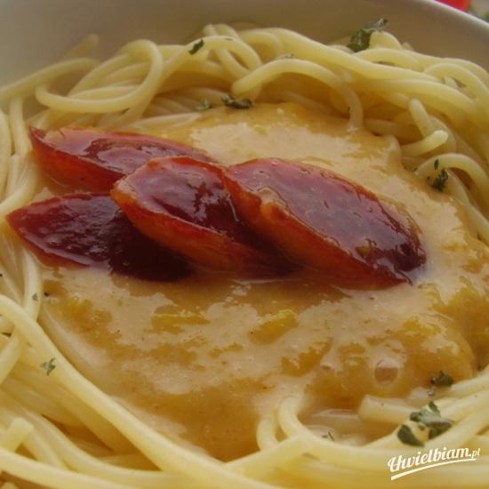 Spaghetti ze śliwkowym musem i imbirem