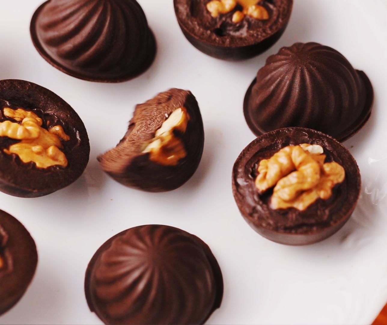 Domowe czekoladki - czekoladowe orzeszki
