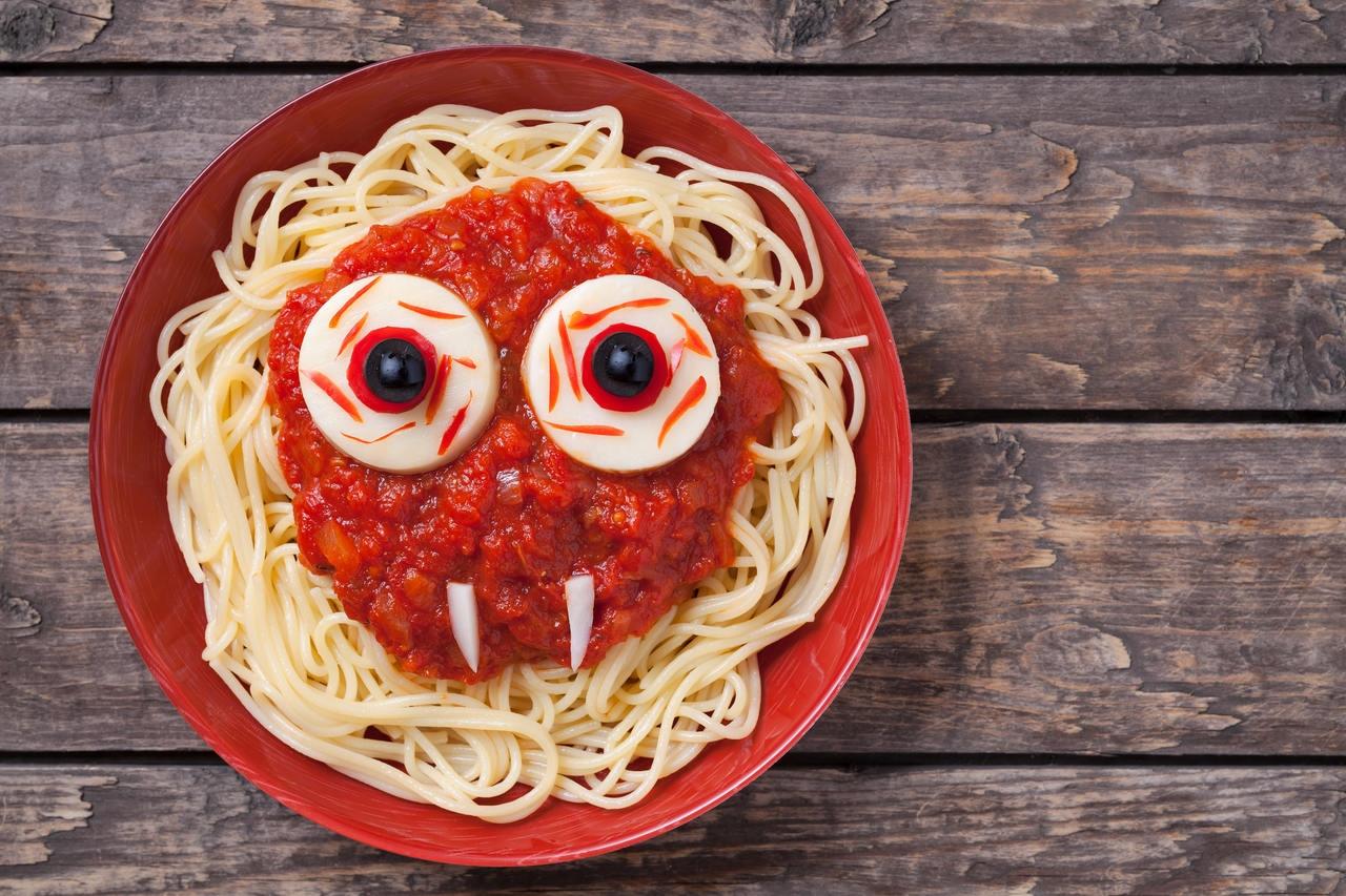 Ketchupowe spaghetti z serem 