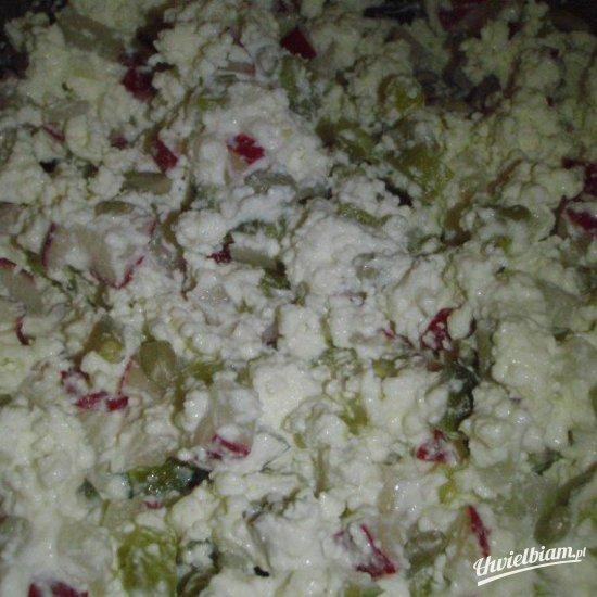 Twarożek z ogórkiem konserwowym i rzodkiewką