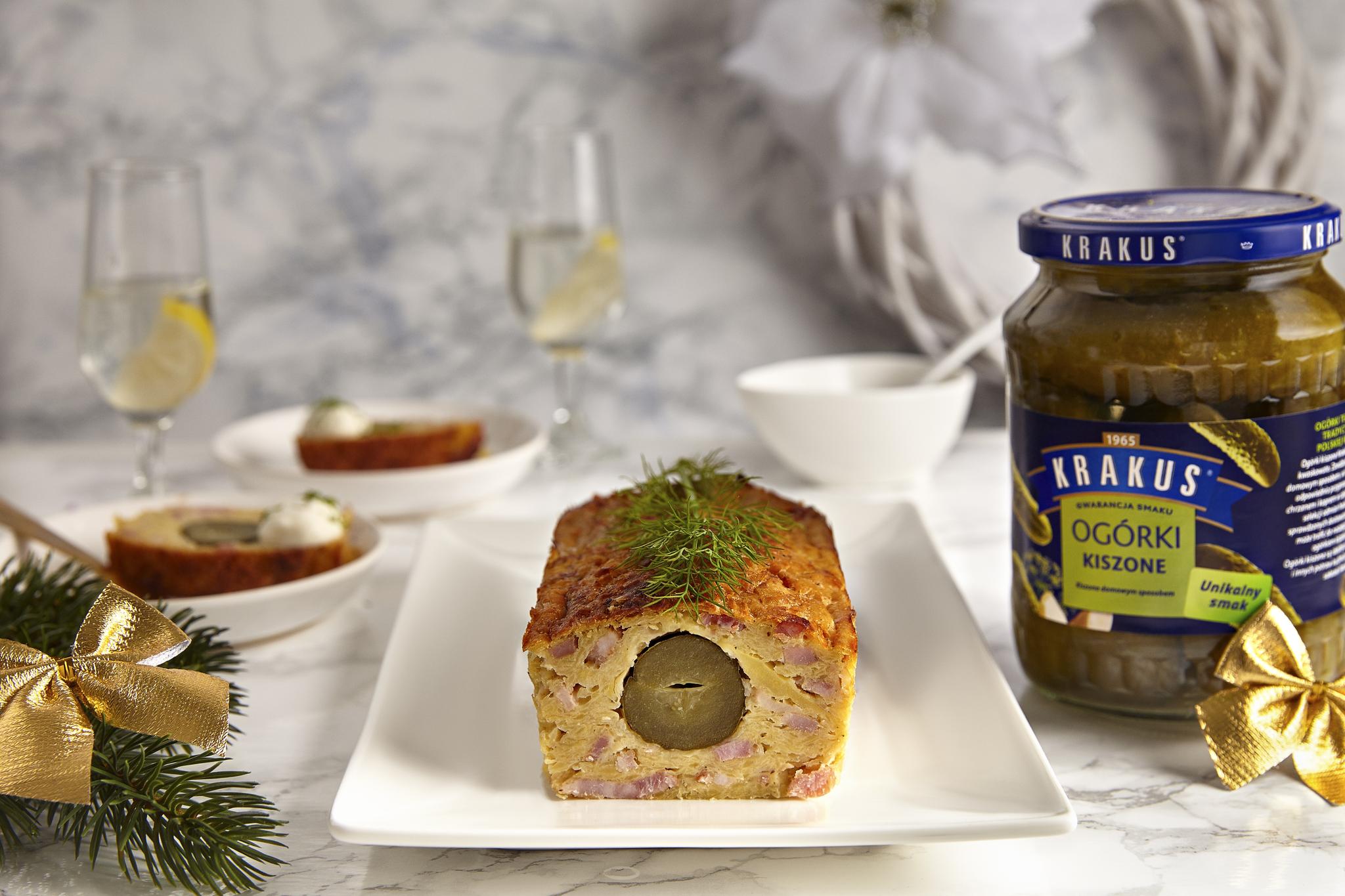 Babka ziemniaczana z ogórkami kiszonymi