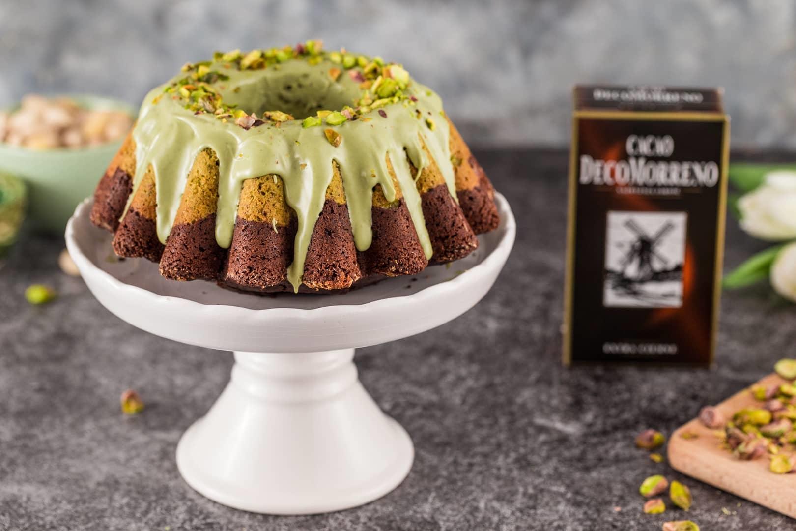Wielkanocna babka pistacjowo–czekoladowa