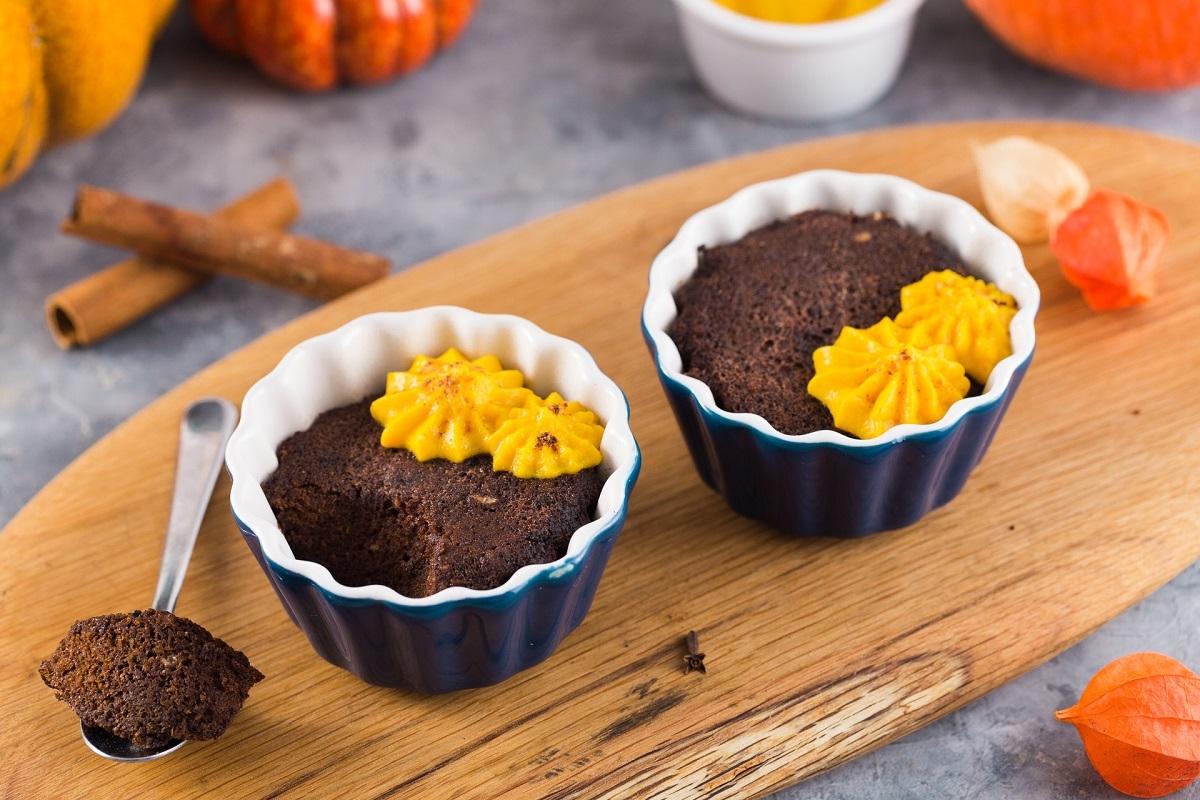 Bezglutenowe dyniowo-czekoladowe ciasto z mikrofalówki