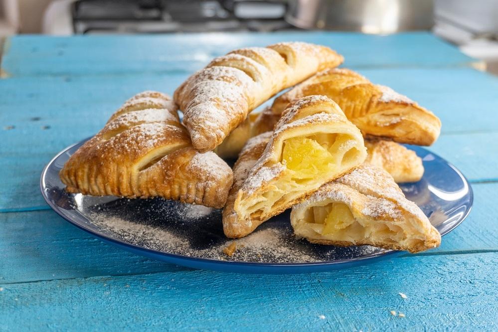 Francuskie zawijańce z musem jabłkowym