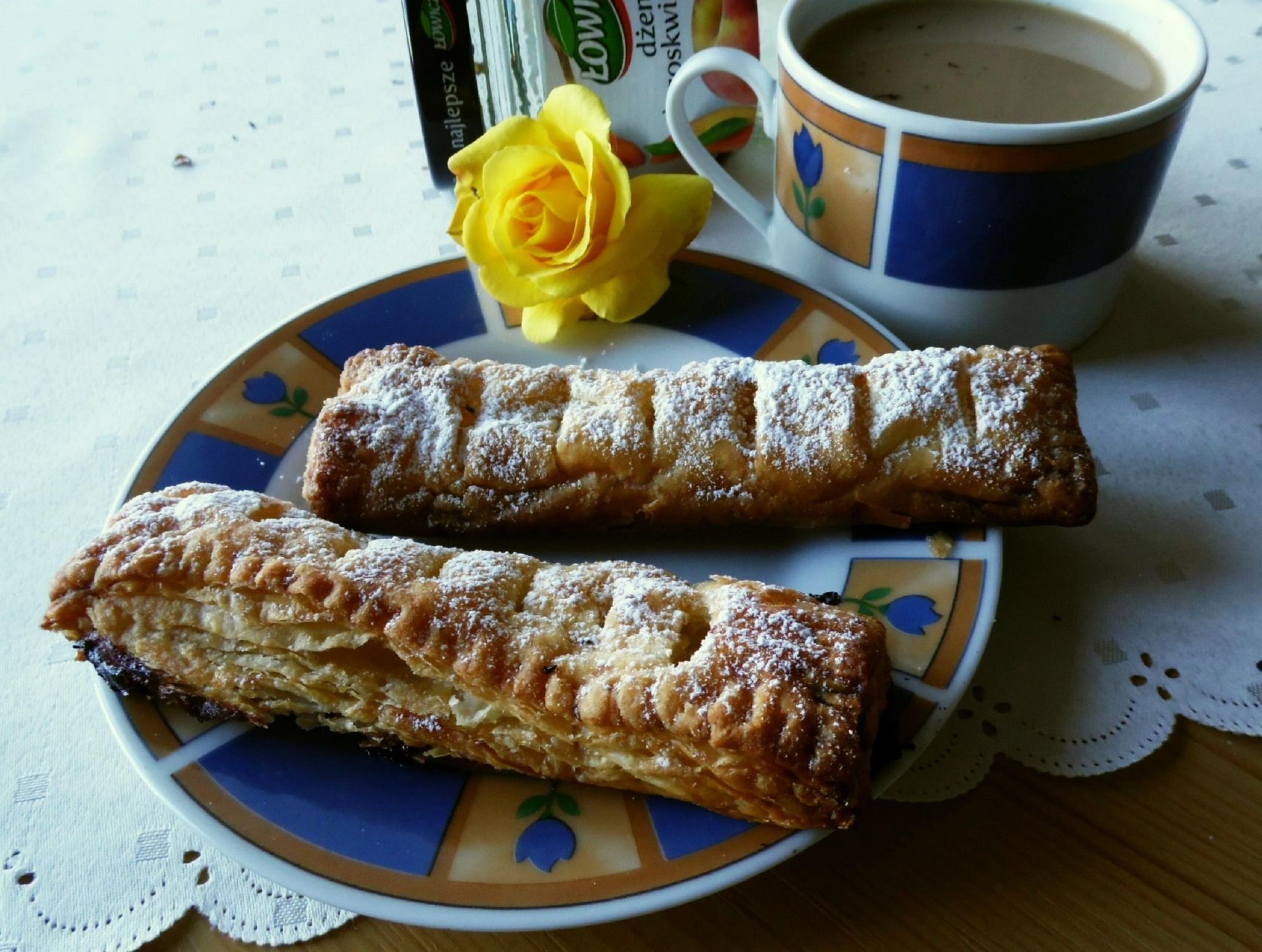 Paluchy francuskie z  nadzieniem brzoskwiniowym