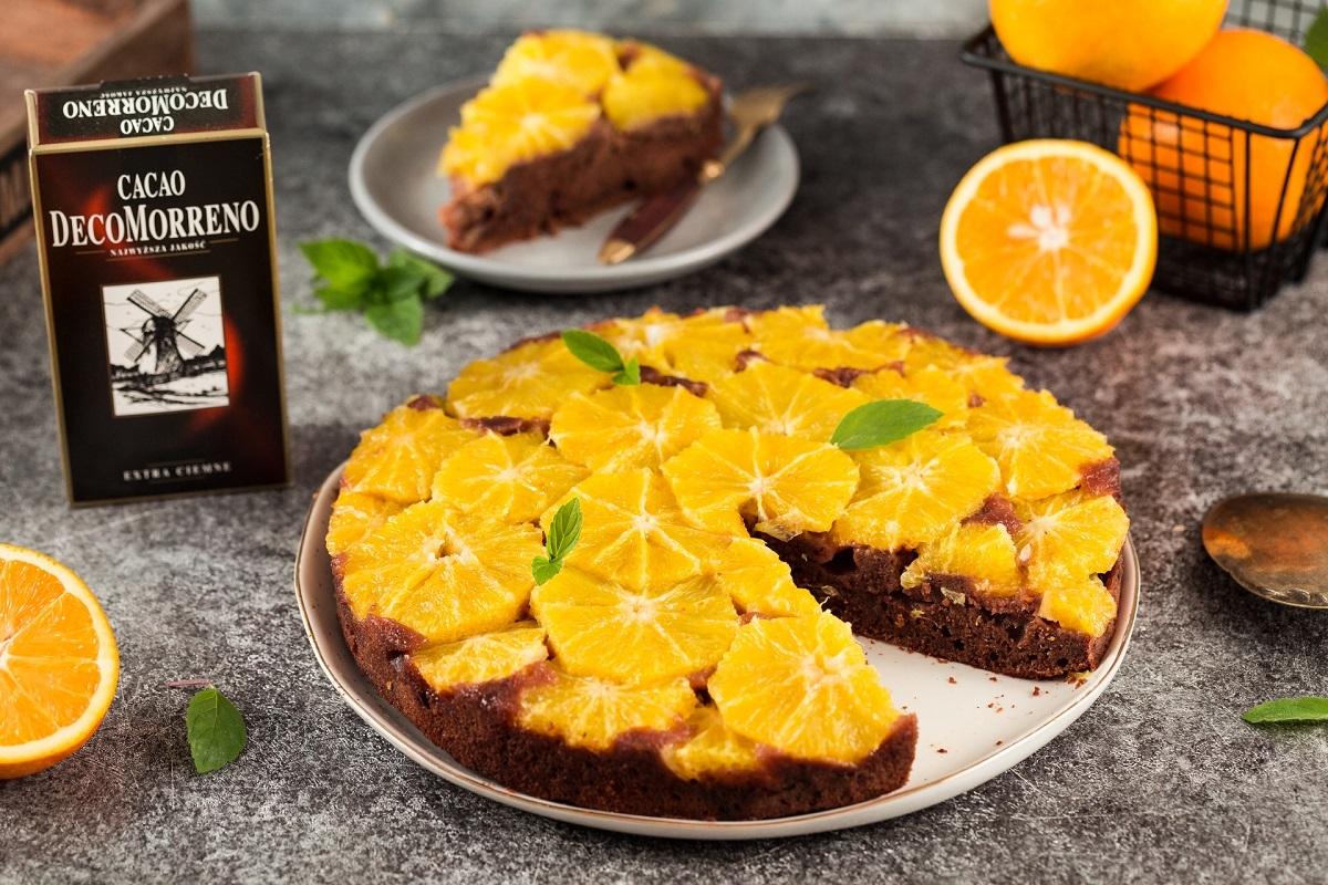 Odwrócone ciasto czekoladowe z pomarańczami
