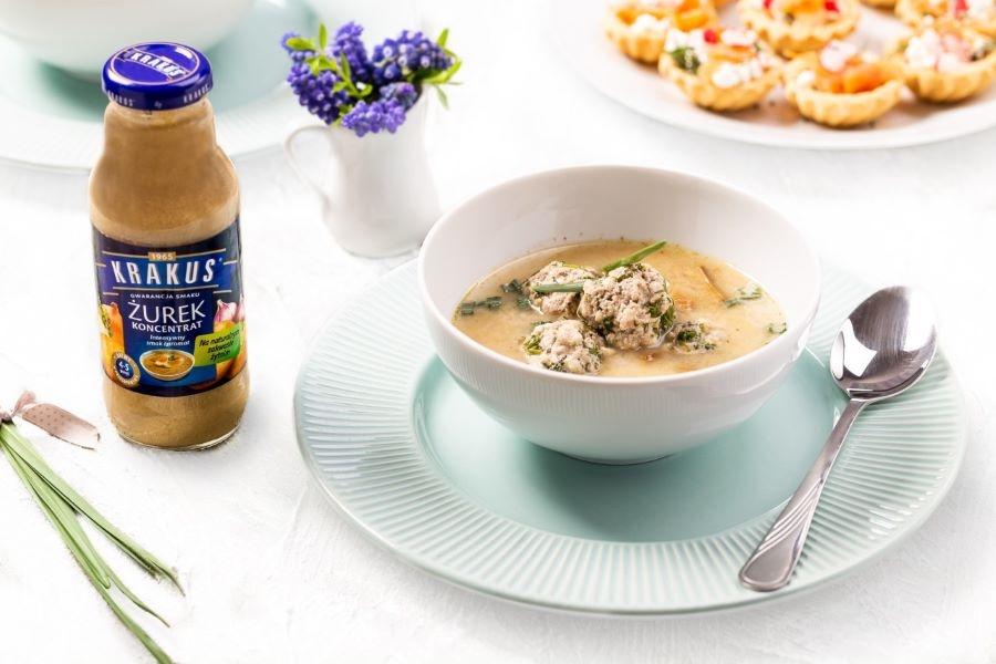 Żurek z grzybami i pulpetami z białej kiełbasy
