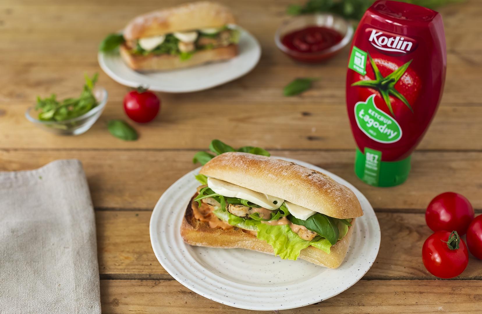 Panini z grillowanym kurczakiem