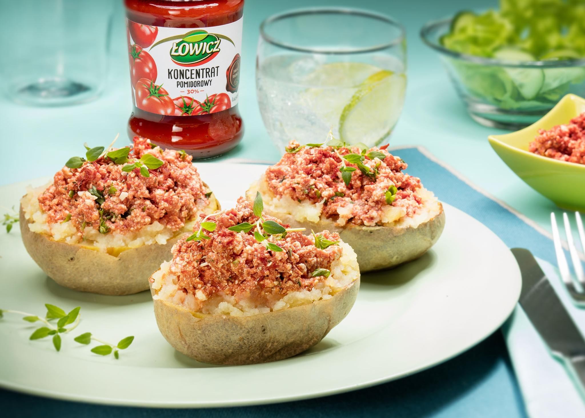 Pieczone ziemniaki z pastą twarogową