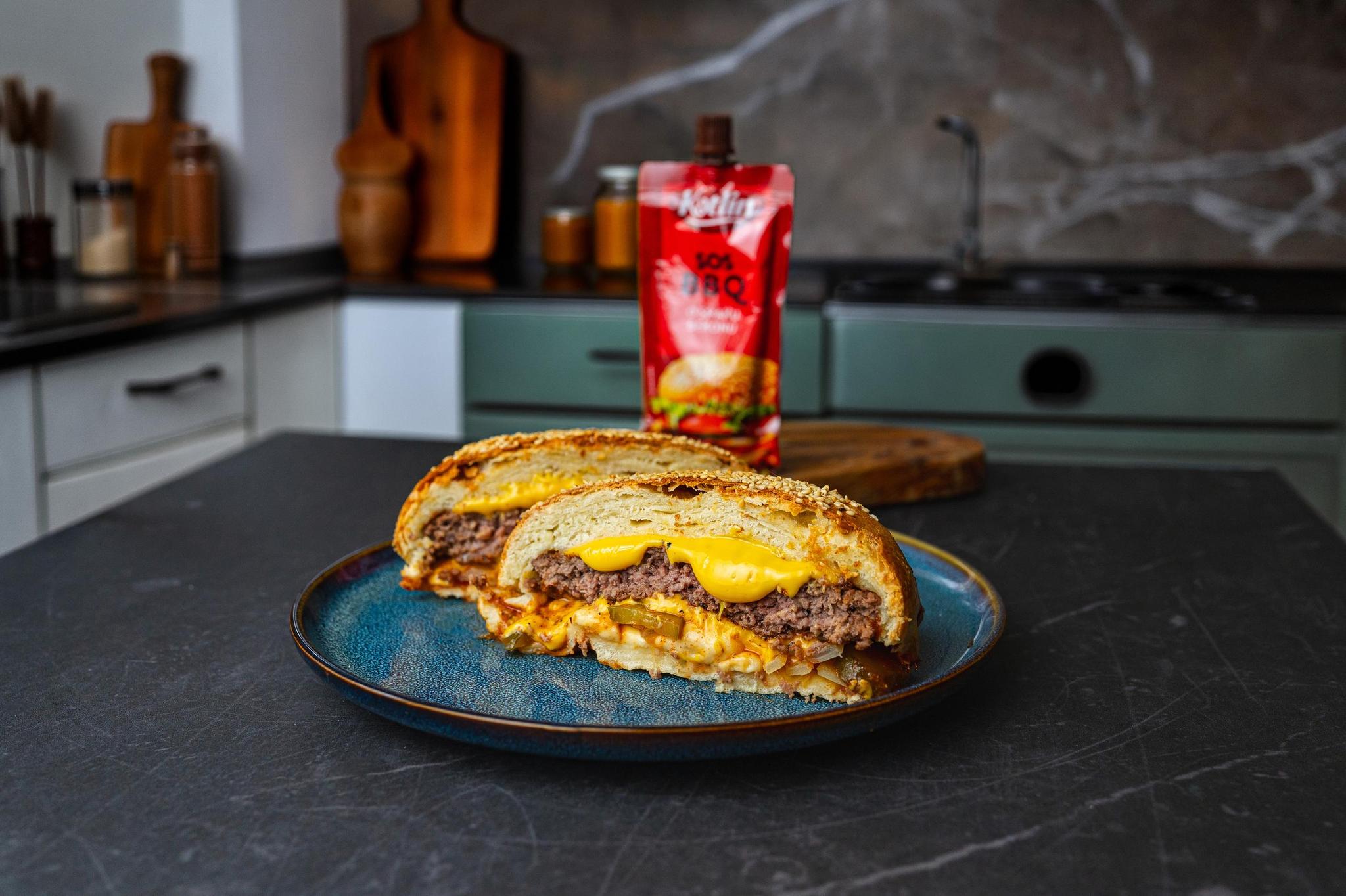 Inside burger – burger pieczony w cieście