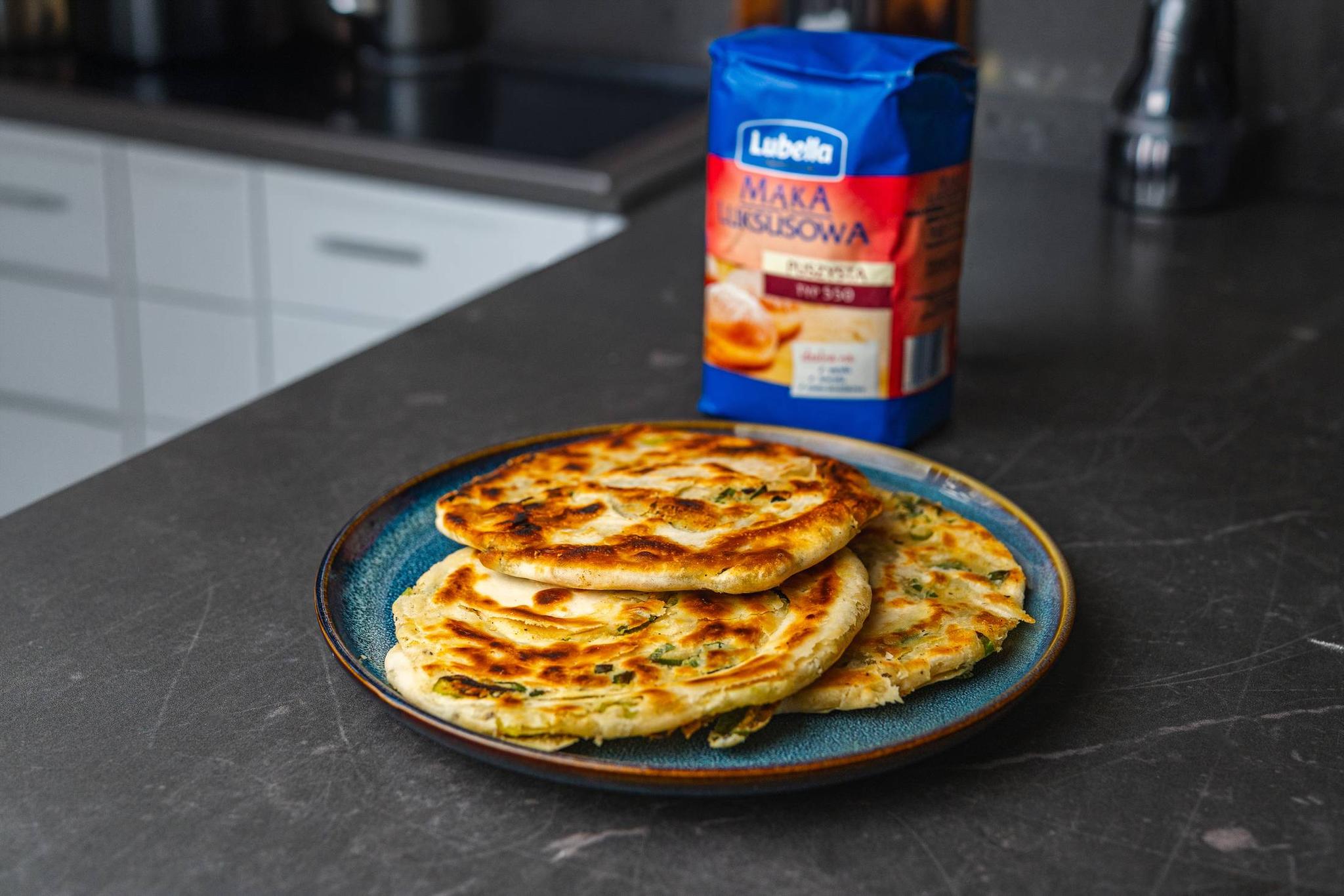 Scallion pancakes – chińskie placuszki z zieloną cebulką