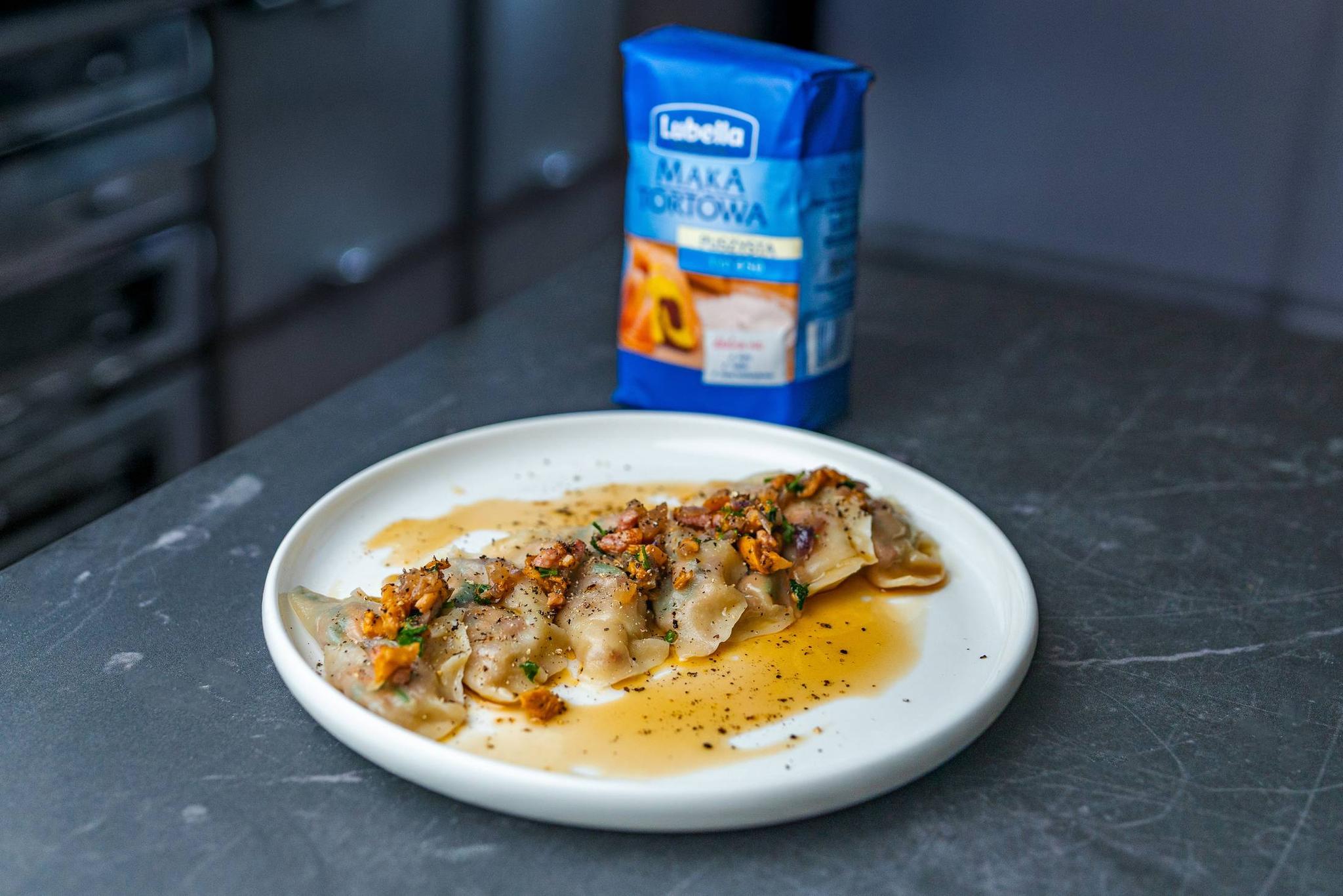 Pierogi z kurkami i palonym masłem